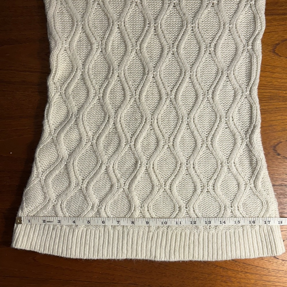Ann Taylor Loft Cable-knit Pullover Sweater in Ivory/Cream (soft wool blend) - Picture 7 of 12